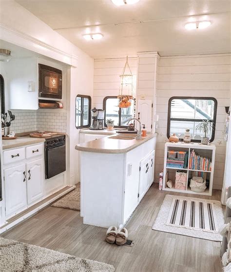 Modern RV remodel - Twinning in our 5thwheel feature | Barefoot Detour