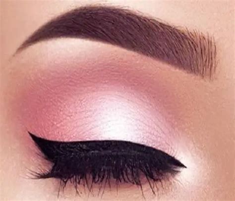 45 Pink Eye Makeup Looks to Make You Feel Dolled Up – SheIdeas