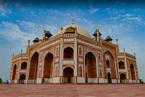 The 24 Famous Monuments in Delhi India | Most Visited Monuments in Delhi