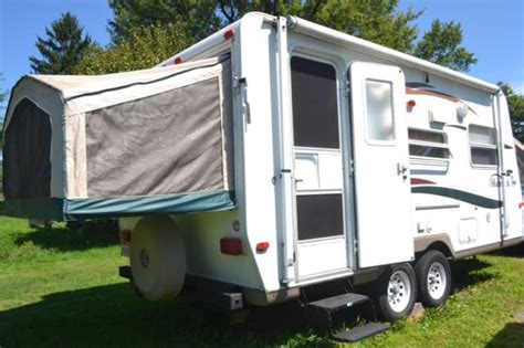 Pros and Cons of Hybrid Travel Trailers