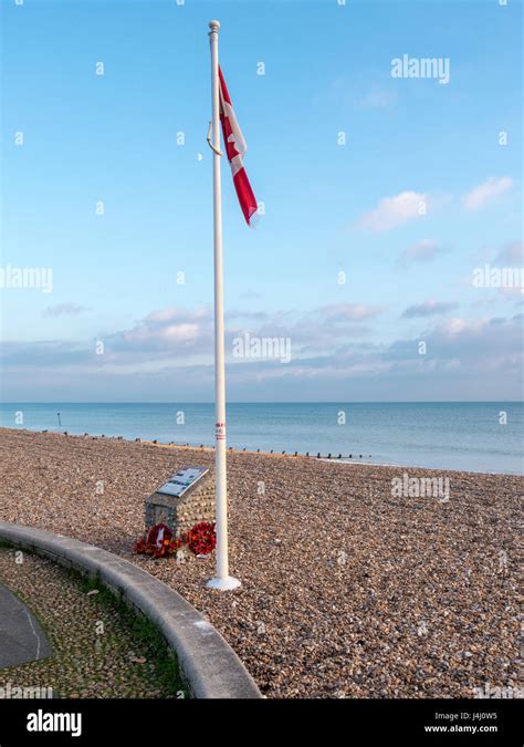 Canadian War Memorial, Worthing seafront, Worthing, West Sussex, UK ...