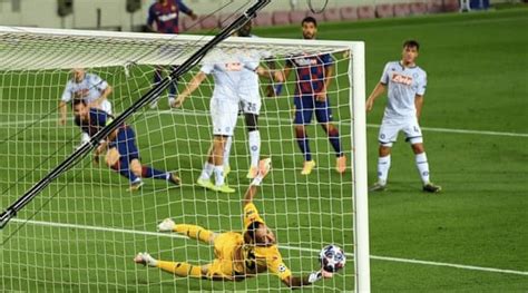 Lionel Messi goal vs Napoli: Barcelona star scores from an impossible ...