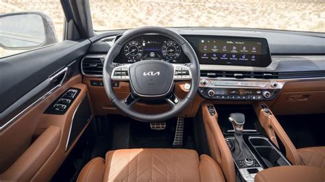 View Interior Photos of the 2023 Kia Telluride