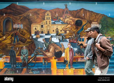 La Paz mural showing the history of Bolivia Stock Photo - Alamy