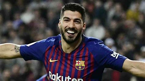 Luis Suárez Biography Facts, Childhood, Career, Net Worth, Life ...