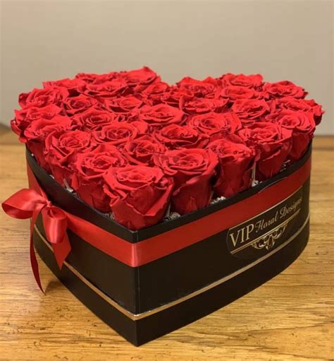 LARGE Heart Flower Box (long lasting roses) - Vegas Flowers Delivery