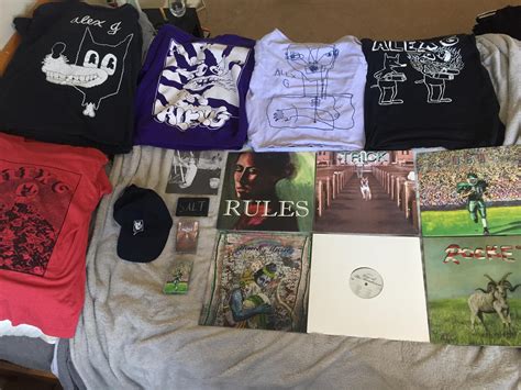 The Alex G Merch Thread (post your collection in comments?) : r/sandyalexg