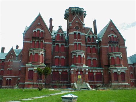 America's Most Notorious Insane Asylum Hauntings | Exemplore