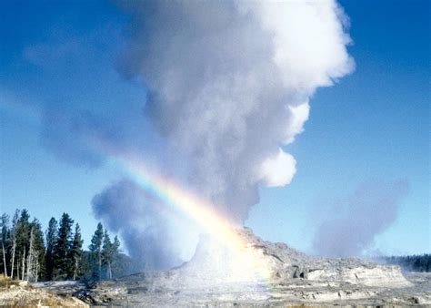 Old Faithful | Yellowstone National Park, Wyoming, Map, & Facts ...