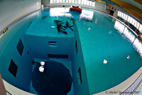 Nemo 33 The World Deepest Swimming Pool - Facts Spot