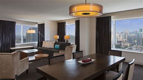 Chicago Hotel Suites and Rooms | Hyatt Regency McCormick Place