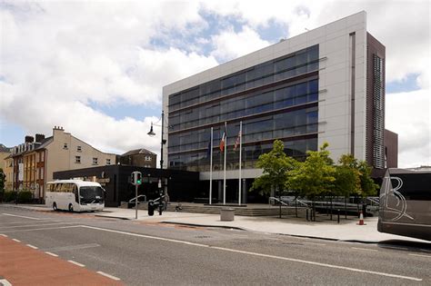 House of Waterford Crystal © David Dixon cc-by-sa/2.0 :: Geograph Ireland