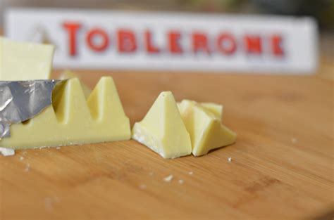 Toblerone white 100g 10pcs 1kg - Chocolate.lk