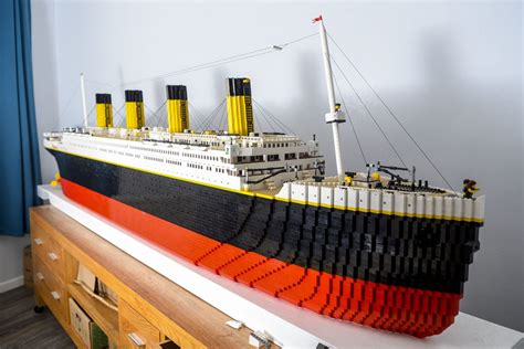 TITANIC BUILD: "I promise. I will never lego, Jack. I’ll never lego."