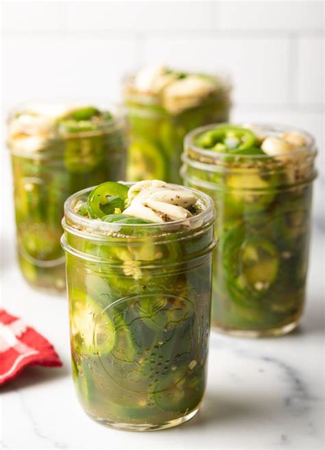 Quick Pickled Jalapeno Recipe (Spicy Pickled Peppers) + VIDEO