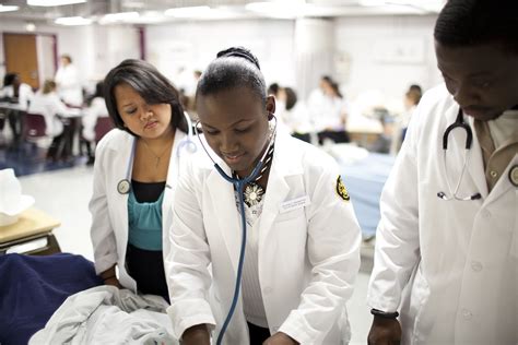 Professors, alumni named fellows of nursing academy | UIC Today