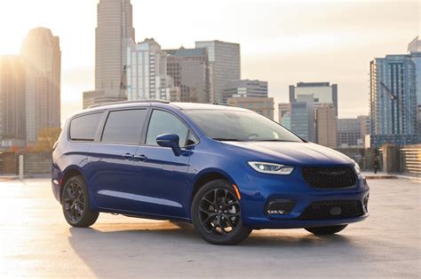 A Week With: 2021 Chrysler Pacifica Limited AWD S - The Detroit Bureau