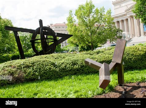 The National Gallery of Art Sculpture Garden in Washington DC, USA ...