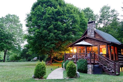 Gorgeous Log Cabin with Jacuzzi near the Blue Ridge Mountains, North ...