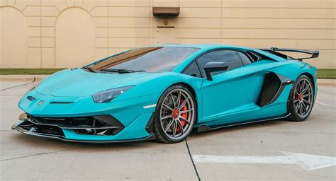 Vivid Blue Lamborghini Aventador SVJ Is Simply About Good - CNNislands