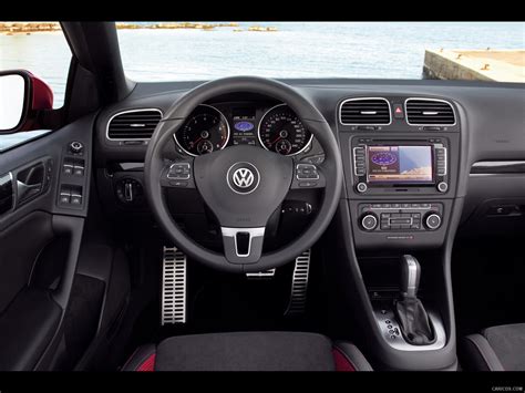 2012 VW Golf Cabriolet - Interior | Caricos