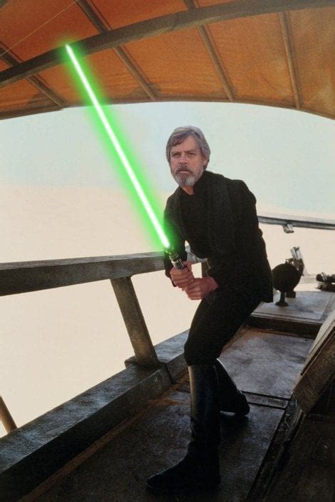 Old Jedi Master Luke Skywalker on Tatooine : StarWars