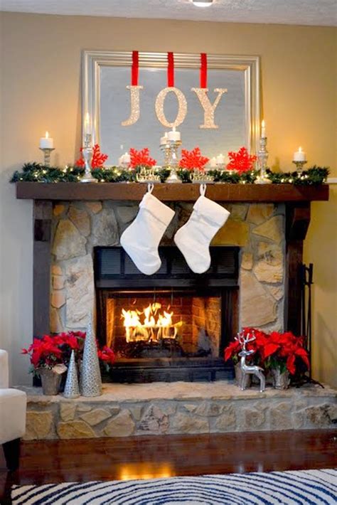 24 Most Beautiful Christmas Fireplace Decorations