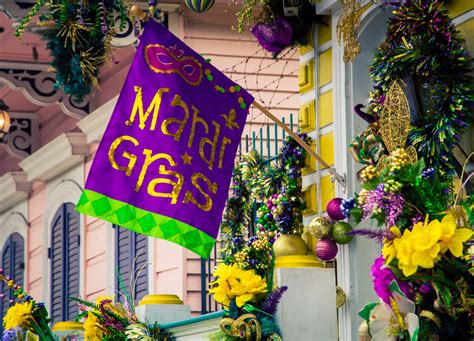 The History of Popular Mardi Gras Traditions | Reader's Digest