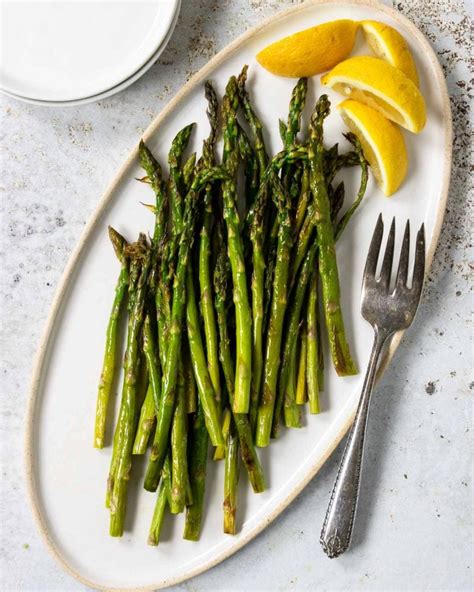 Oven Roasted Asparagus| Perfect crisp-tender asparagus - Mom's Dinner