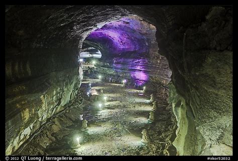 Picture/Photo: Manjanggul Lava tube. Jeju Island, South Korea