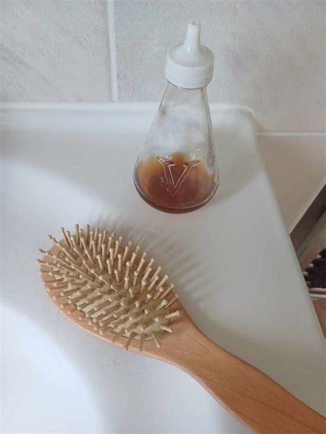 This Hack Uses Vinegar To Clean Your Hairbrushes!! | Upstyle