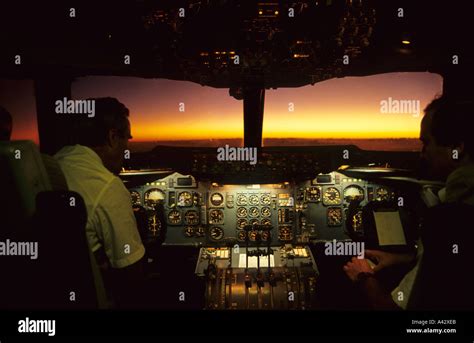 cockpit DC 10 Stock Photo: 3564266 - Alamy