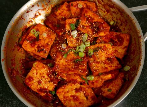 Spicy braised tofu (Dubu-jorim: 두부조림) recipe - Maangchi.com