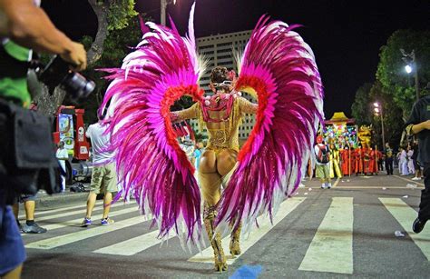 Carnival sets Rio alight as dancers take to the Sambadrome | Rio ...