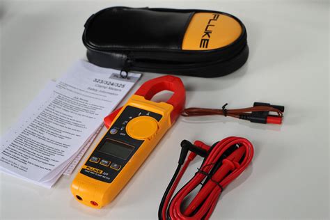 Fluke 324 Clamp Meter, Backlit LCD, 400 A, 1.1 in (28 mm) Jaw Capacity ...