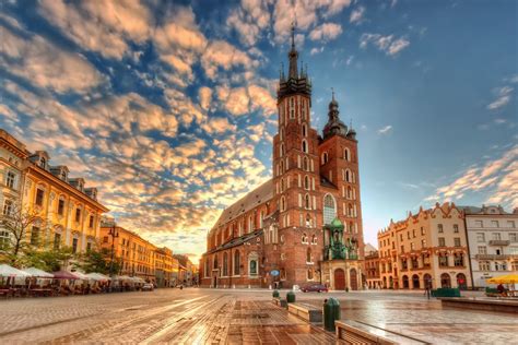 St. Mary’s Basilica | Kraków, Poland - Sumfinity