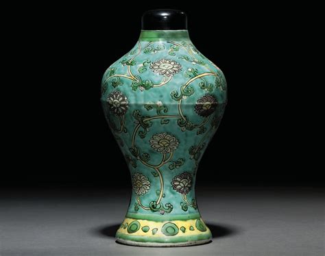 A RARE FAHUA VASE , MING DYNASTY (1368-1644) | Christie's