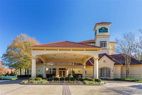 La Quinta Inn & Suites by Wyndham Raleigh Cary | Cary, NC Hotels