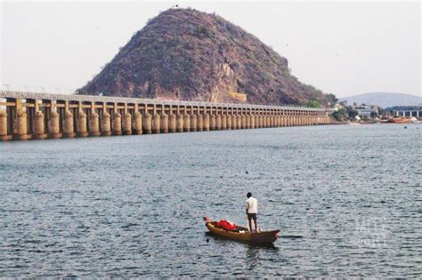 Prakasam Barrage (Vijayawada, 1957) | Structurae