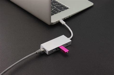 8 Essential Chromebook Accessories - TechnoWifi