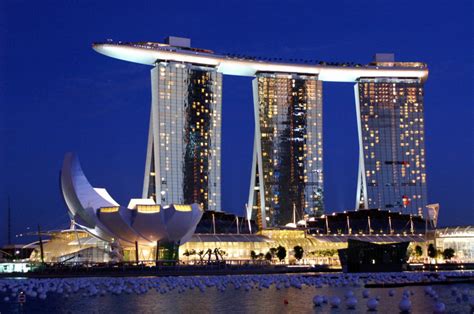 Marina Bay Sands à Singapour : La piscine la plus haute du monde