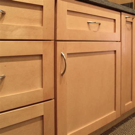 Sonoma: Natural Maple Shaker style door. Features a 5 piece drawer ...