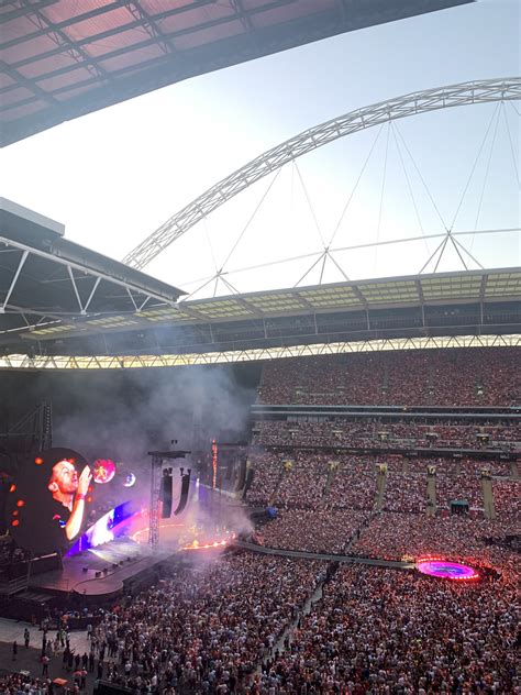 Wembley Stadium on Twitter: "Welcome back @coldplay 🤝 #MOTSWT https://t ...