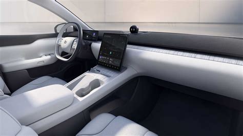 Nio unveils the new ET7 electric sedan with over 1,000 km of range