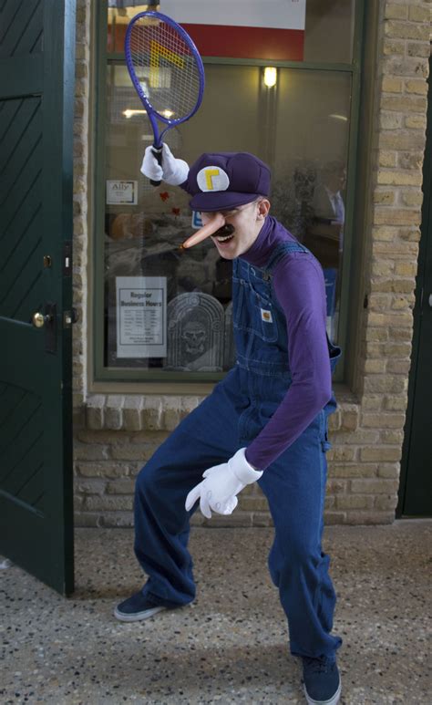 Waluigi Wins Costume Contest | The Projector