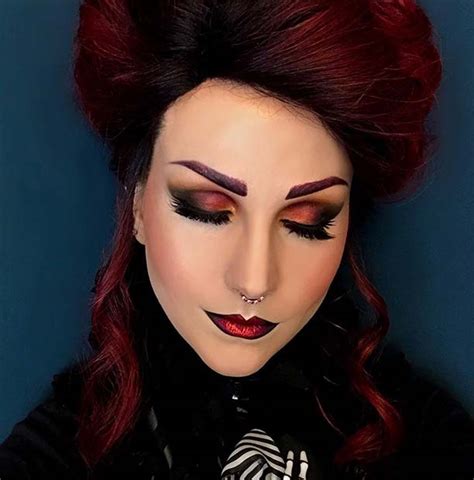 23 Vampire Makeup Ideas for Halloween 2020 - StayGlam