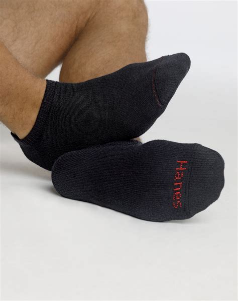 Hanes Men`s Classics No Show Socks 6-Pack