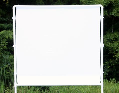 How to make an easy DIY outdoor movie screen