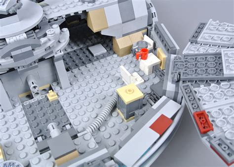 LEGO 75257 Millennium Falcon review | Brickset