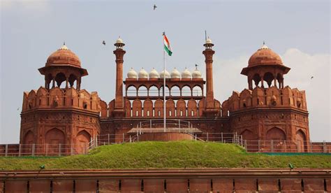 21 Most Famous Historical Monuments of India - Monuments in India